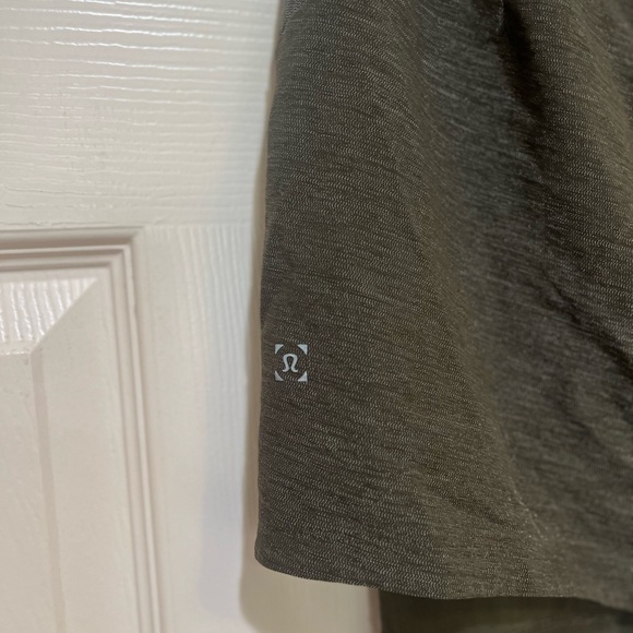 Lululemon Activewear Two In One Short Mens Size L Green Stretch Lightweight. - Picture 7 of 9